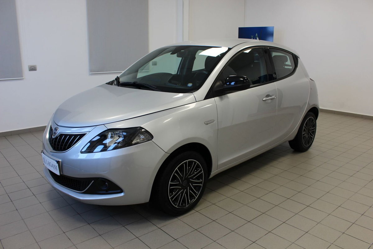 Lancia Ypsilon 1.0 FireFly 5 porte S&S Hybrid Ecochic Gold