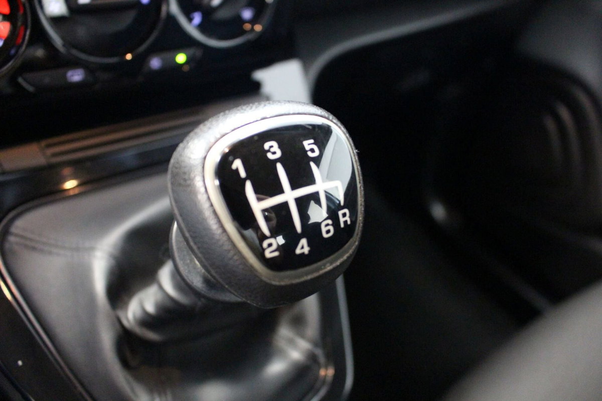Lancia Ypsilon 1.0 FireFly 5 porte S&S Hybrid Ecochic Gold (12)