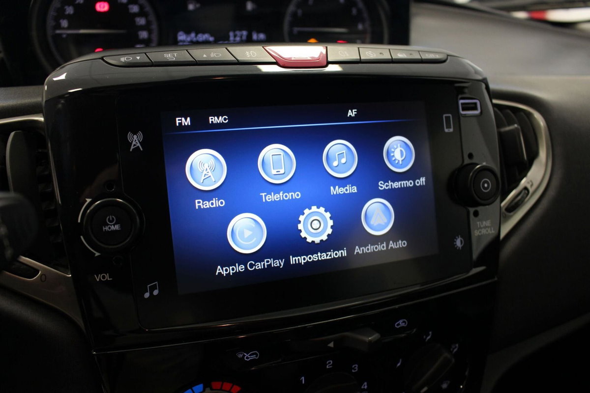 Lancia Ypsilon 1.0 FireFly 5 porte S&S Hybrid Ecochic Gold (13)