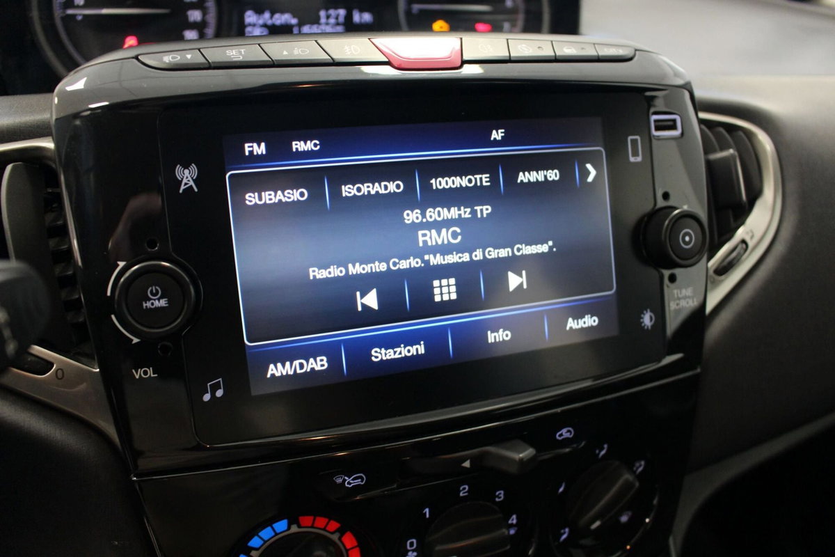 Lancia Ypsilon 1.0 FireFly 5 porte S&S Hybrid Ecochic Gold (14)