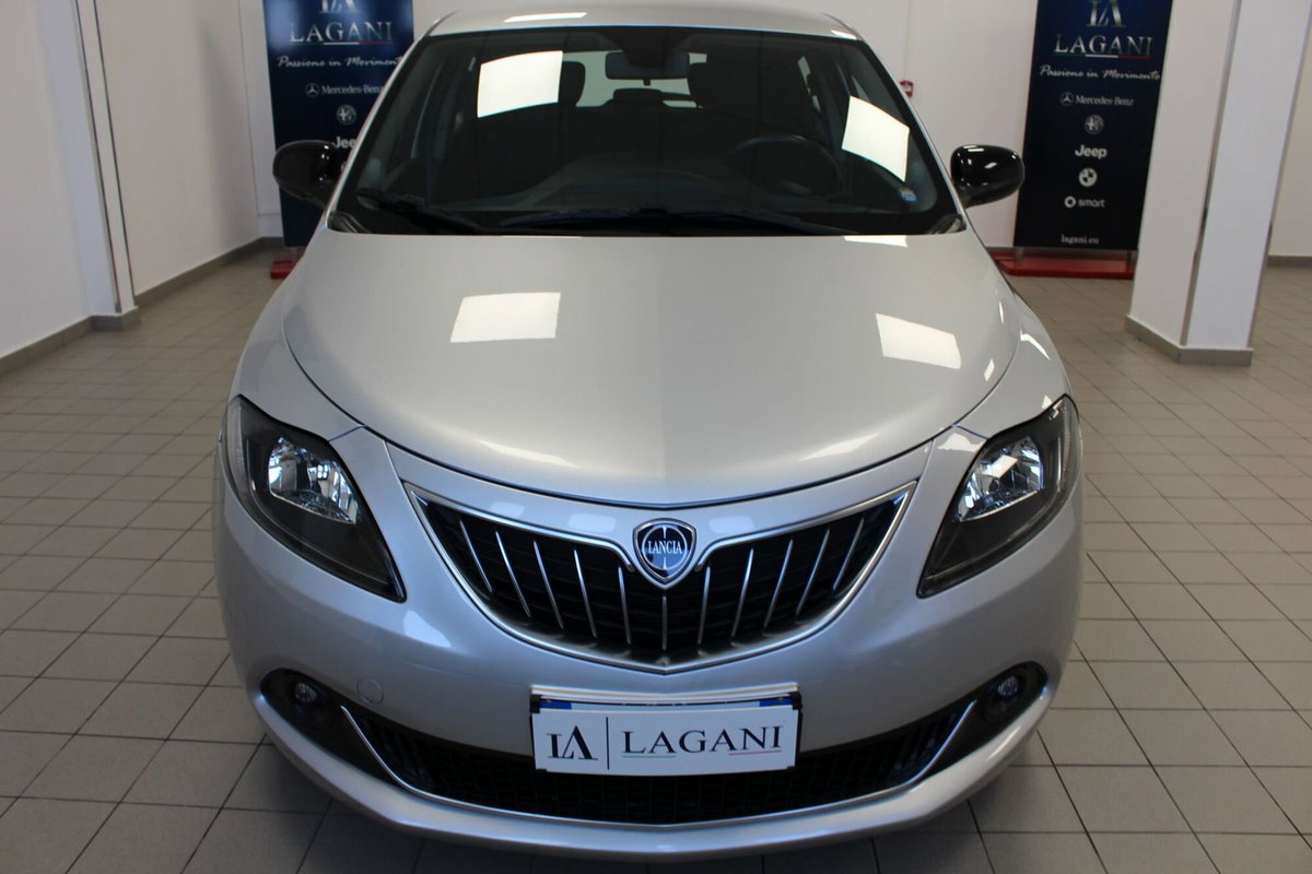 Lancia Ypsilon 1.0 FireFly 5 porte S&S Hybrid Ecochic Gold (2)