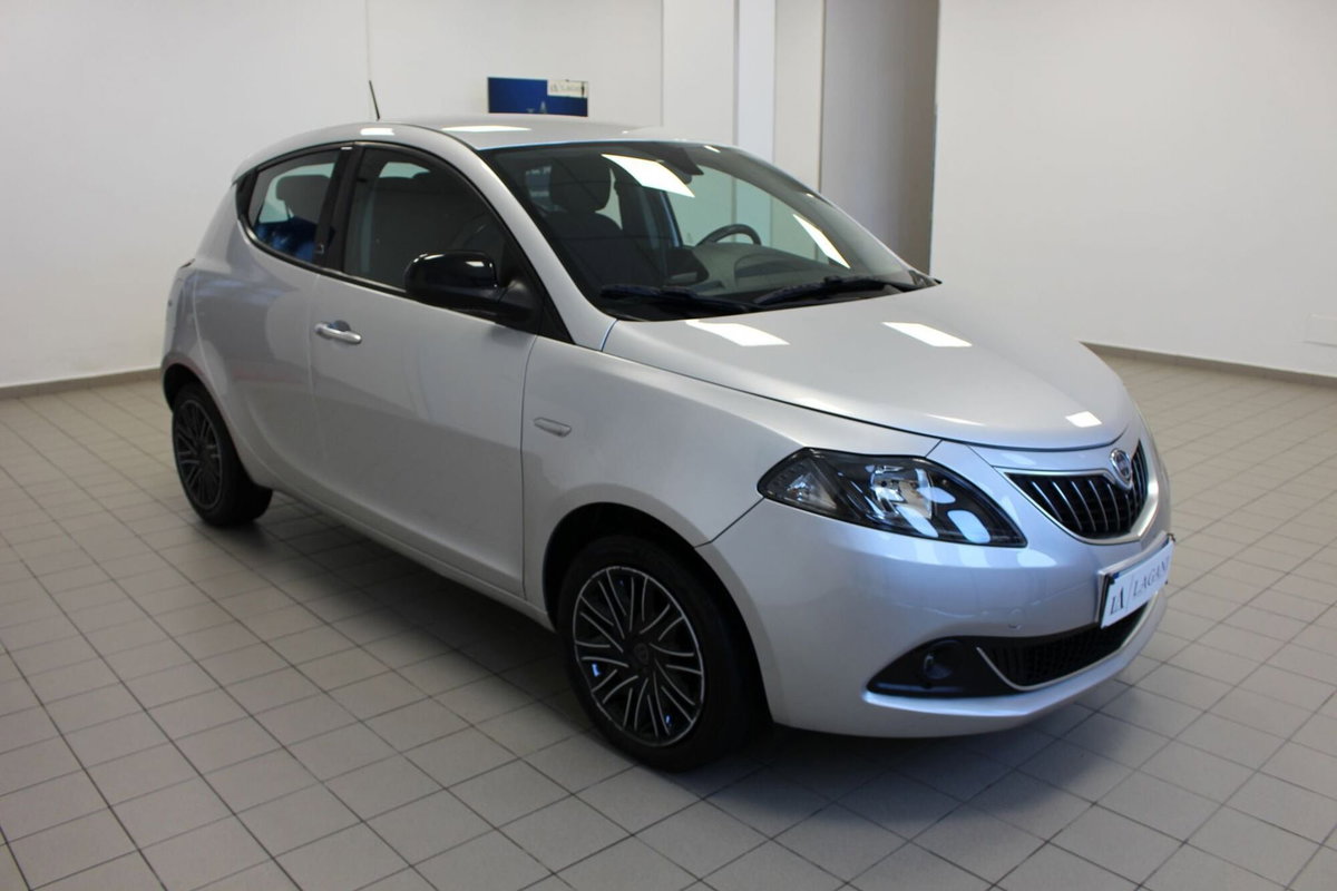 Lancia Ypsilon 1.0 FireFly 5 porte S&S Hybrid Ecochic Gold (3)