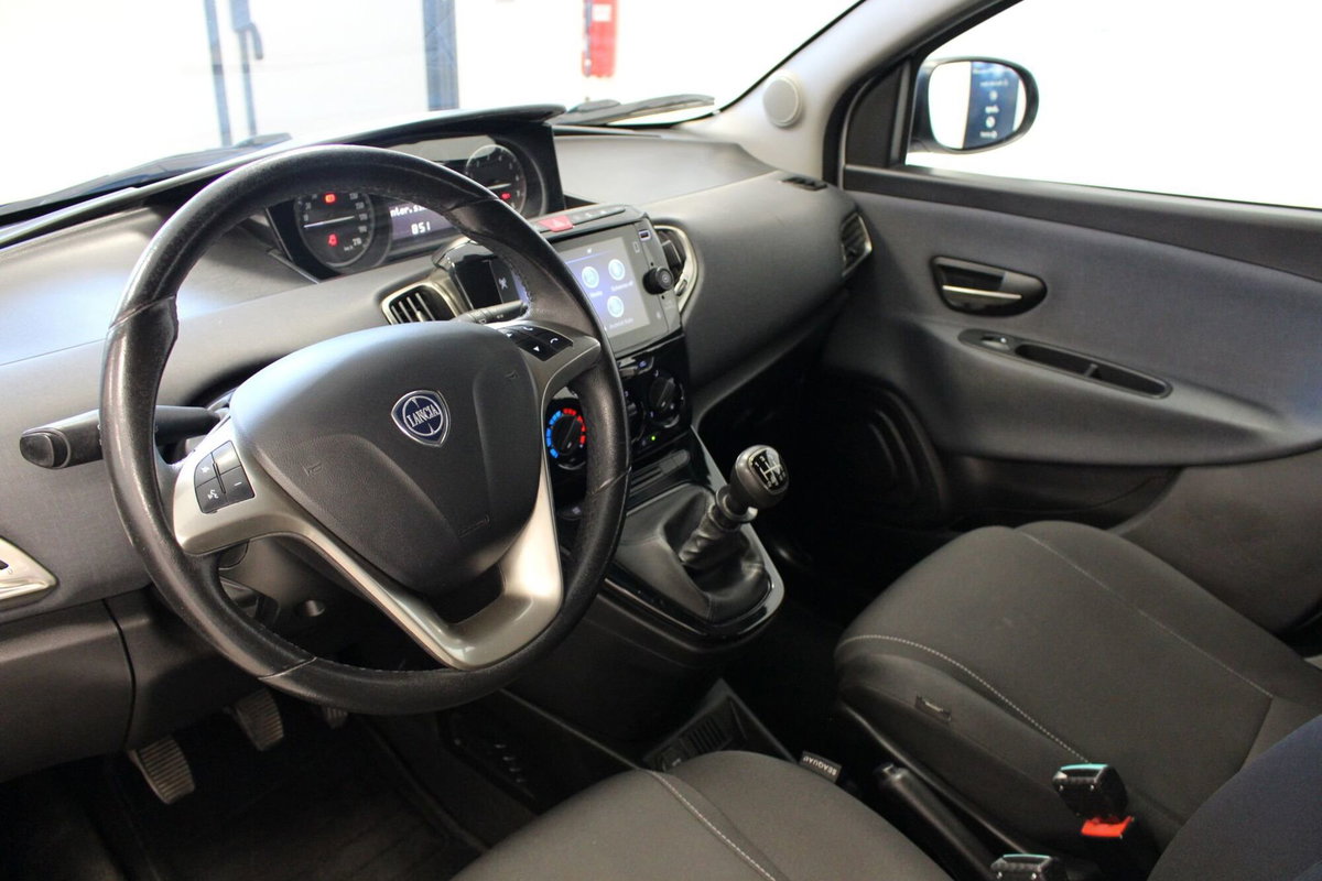 Lancia Ypsilon 1.0 FireFly 5 porte S&S Hybrid Ecochic Gold (7)