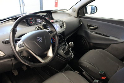 Lancia Ypsilon 1.0 FireFly 5 porte S&S Hybrid Ecochic Gold (7)
