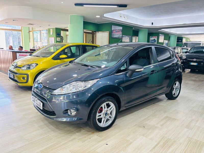 Ford Fiesta 1.4 TDCi 68CV 5 porte Titanium