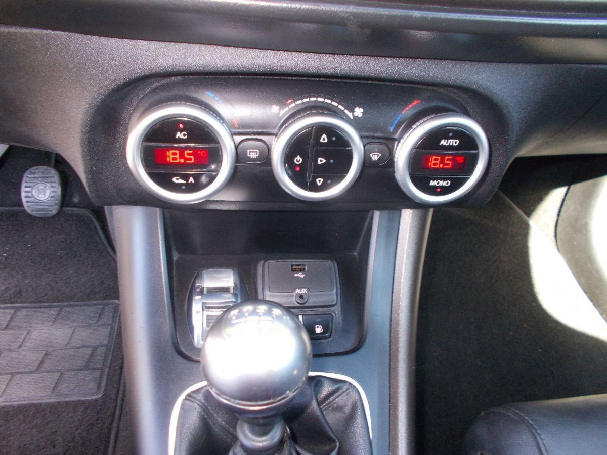 Alfa Romeo Giulietta 1.4 Turbo Giulietta Gpl 120cv (14)