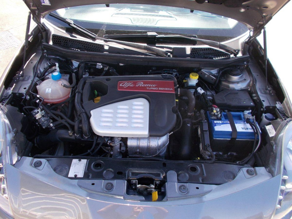 Alfa Romeo Giulietta 1.4 Turbo Giulietta Gpl 120cv (16)
