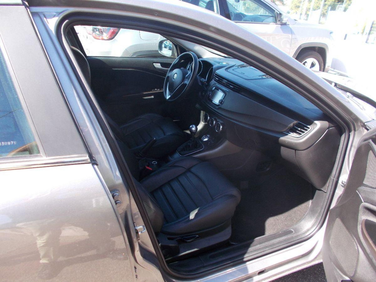 Alfa Romeo Giulietta 1.4 Turbo Giulietta Gpl 120cv (7)