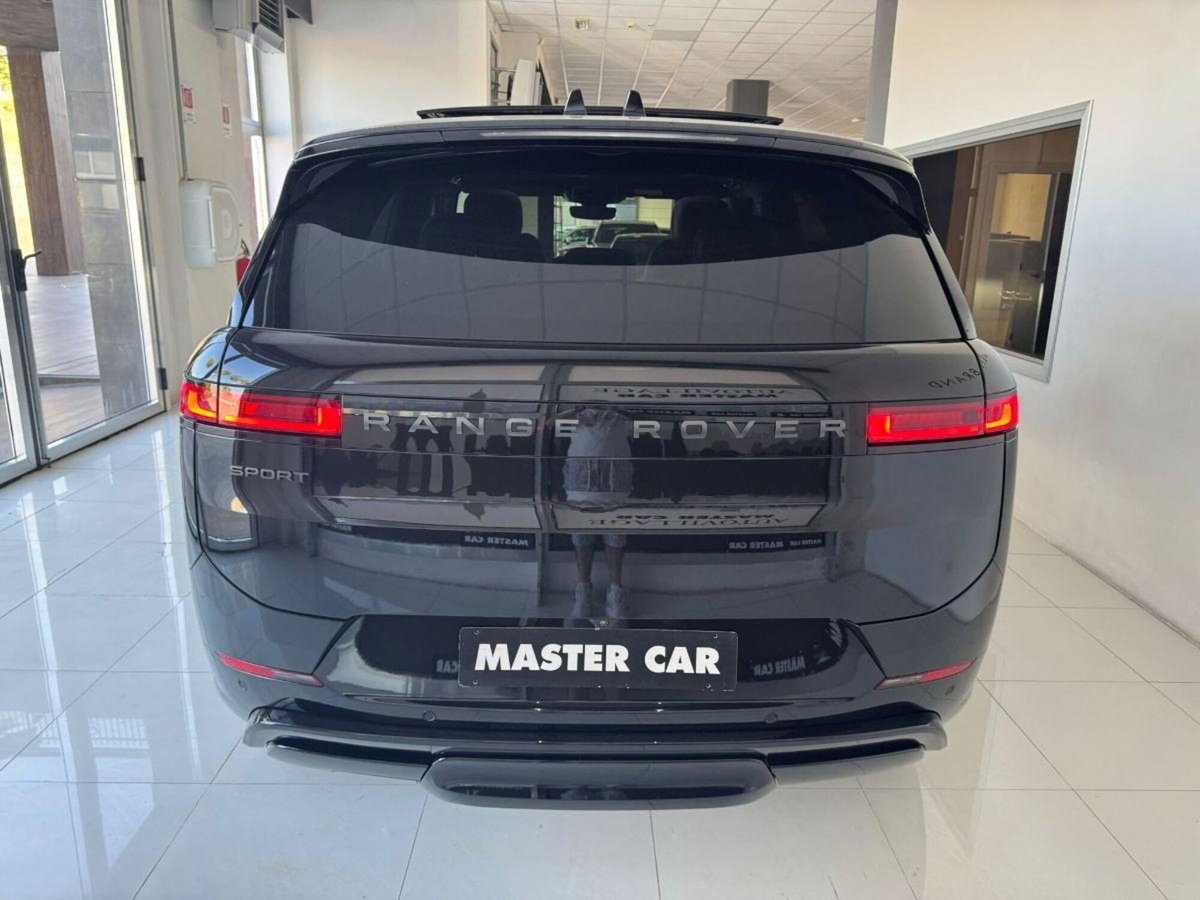 Land Rover Range Rover Sport 4.4 V8 HSE (8)