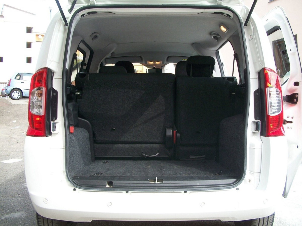 Fiat Qubo 1.3 MJT 95 CV Lounge (17)