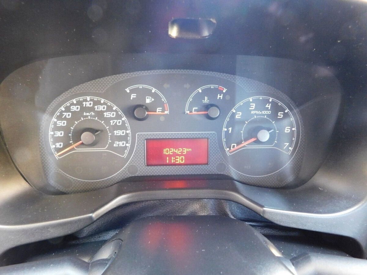 Fiat Qubo 1.3 MJT 95 CV Lounge (20)