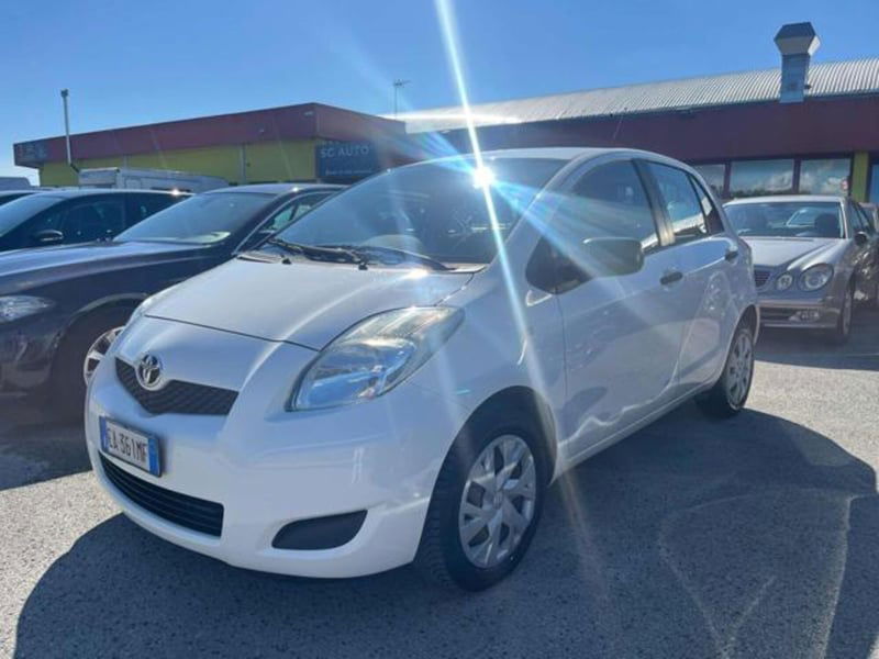 Toyota Yaris 1.0 5 porte Sol