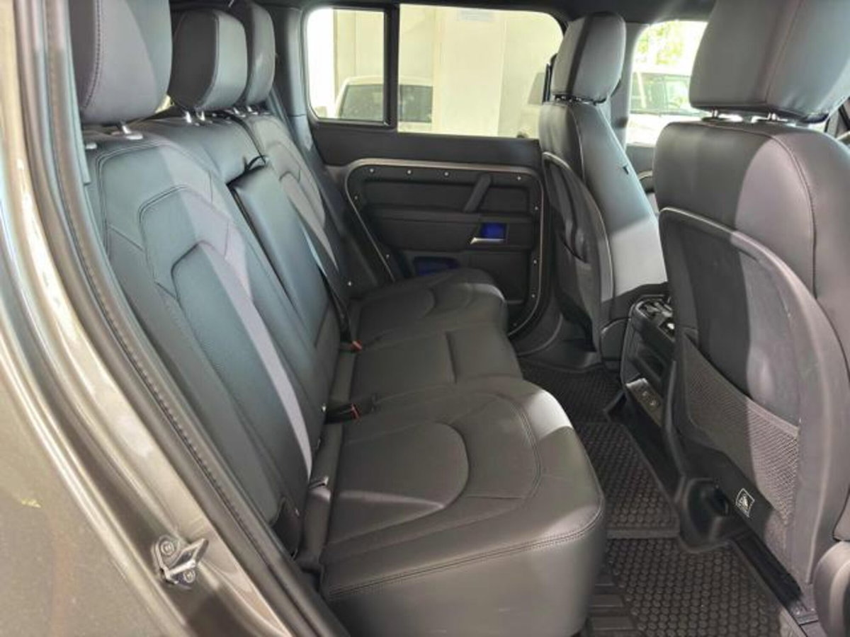 Land Rover Defender 110 3.0d i6 mhev X-Dynamic SE awd 200cv auto (13)