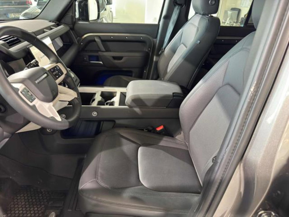 Land Rover Defender 110 3.0d i6 mhev X-Dynamic SE awd 200cv auto (14)