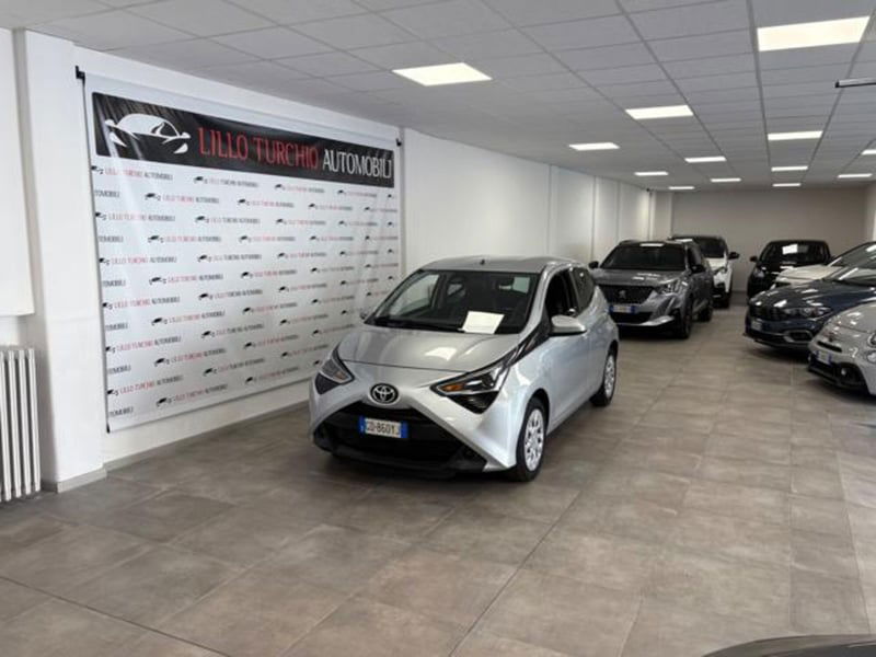 Toyota Aygo Connect 1.0 VVT-i 72 CV 5 porte x-play