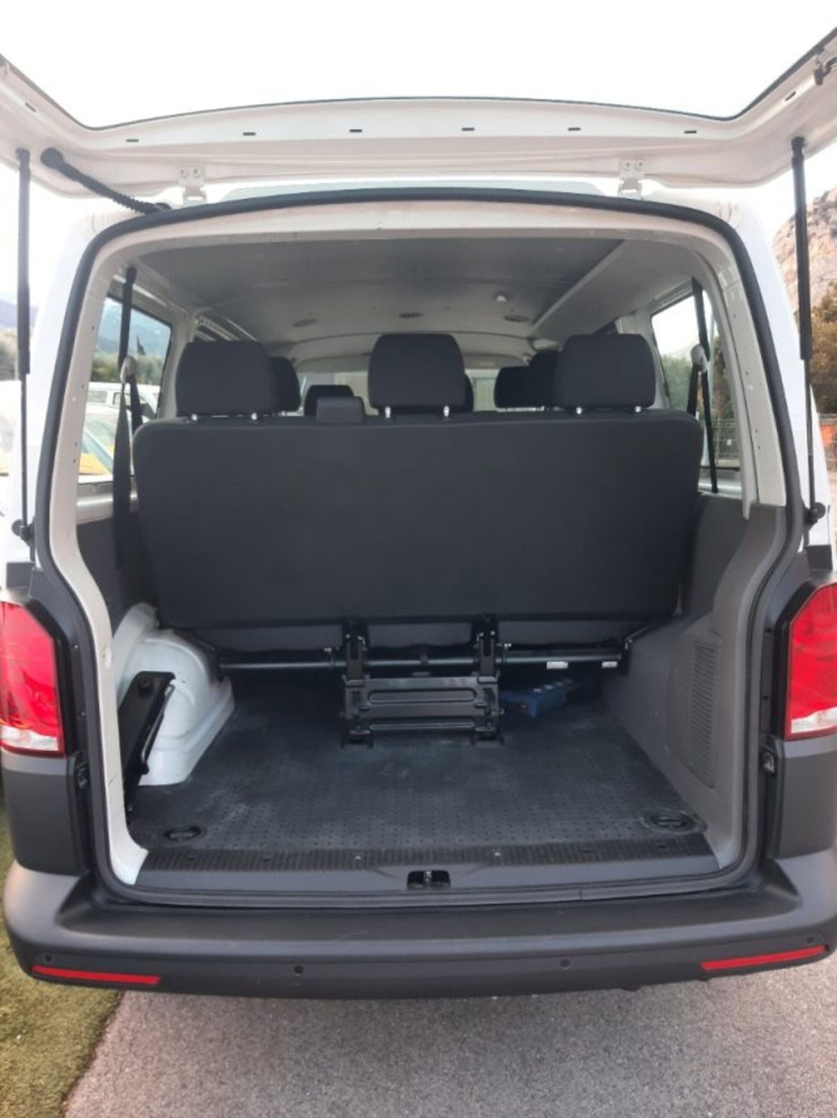 Volkswagen Veicoli Commerciali T6.1 Transporter 28 2.0 tdi 110cv kombi Business p.l. (11)
