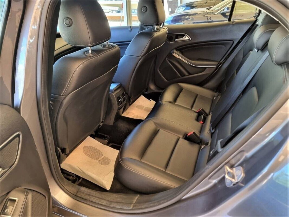 Mercedes-Benz GLA SUV 220 d Automatic 4Matic Business (11)