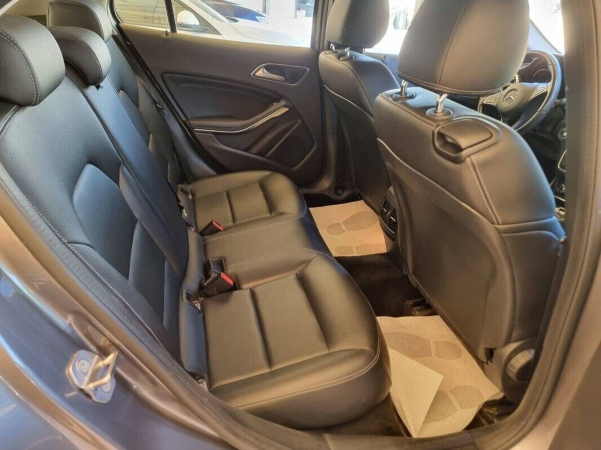 Mercedes-Benz GLA SUV 220 d Automatic 4Matic Business (12)