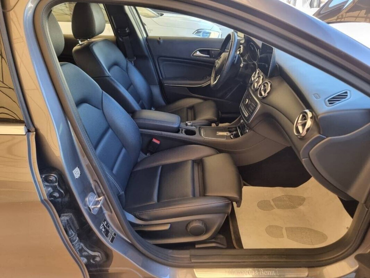 Mercedes-Benz GLA SUV 220 d Automatic 4Matic Business (13)