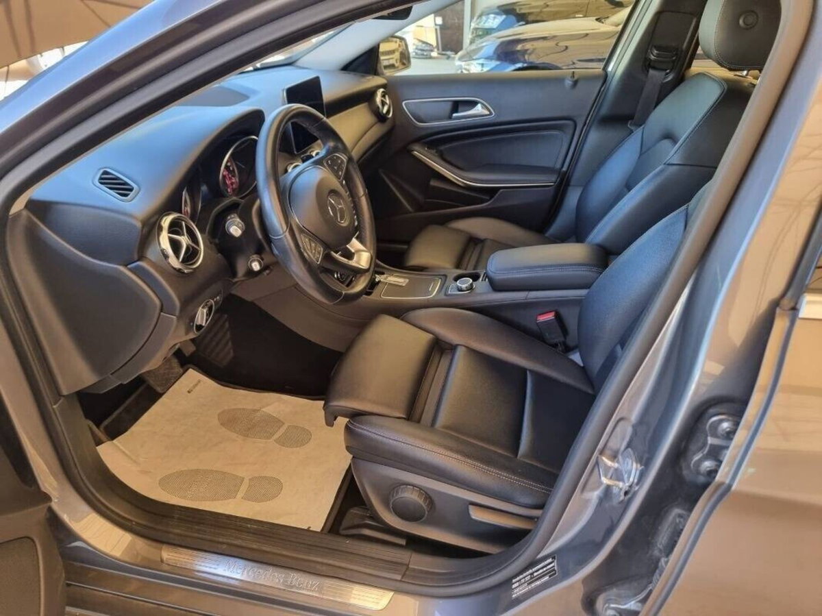 Mercedes-Benz GLA SUV 220 d Automatic 4Matic Business (14)