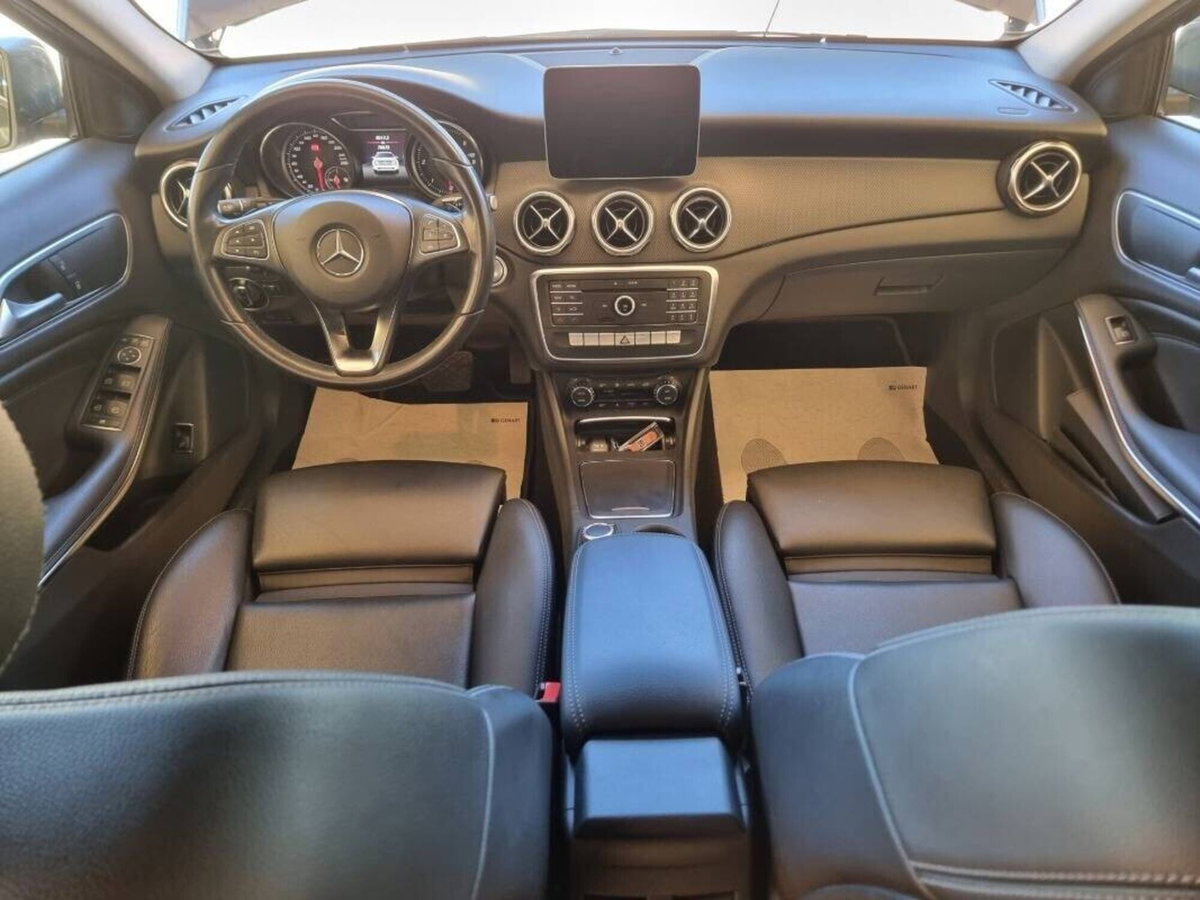 Mercedes-Benz GLA SUV 220 d Automatic 4Matic Business (18)