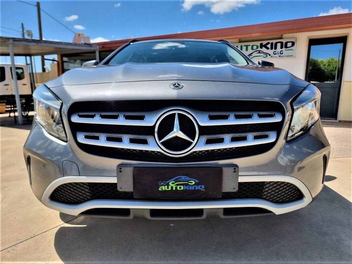 Mercedes-Benz GLA SUV 220 d Automatic 4Matic Business (2)