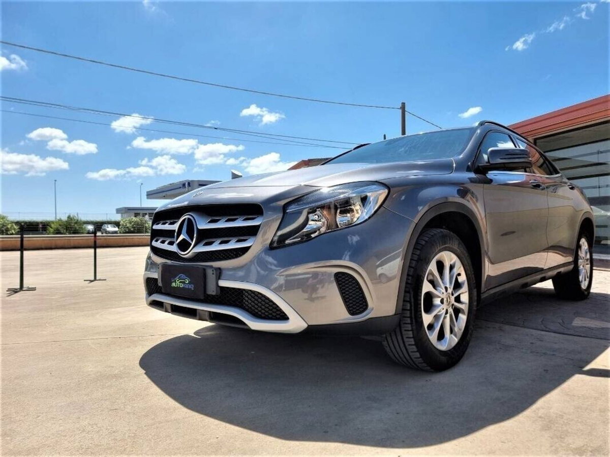 Mercedes-Benz GLA SUV 220 d Automatic 4Matic Business (3)