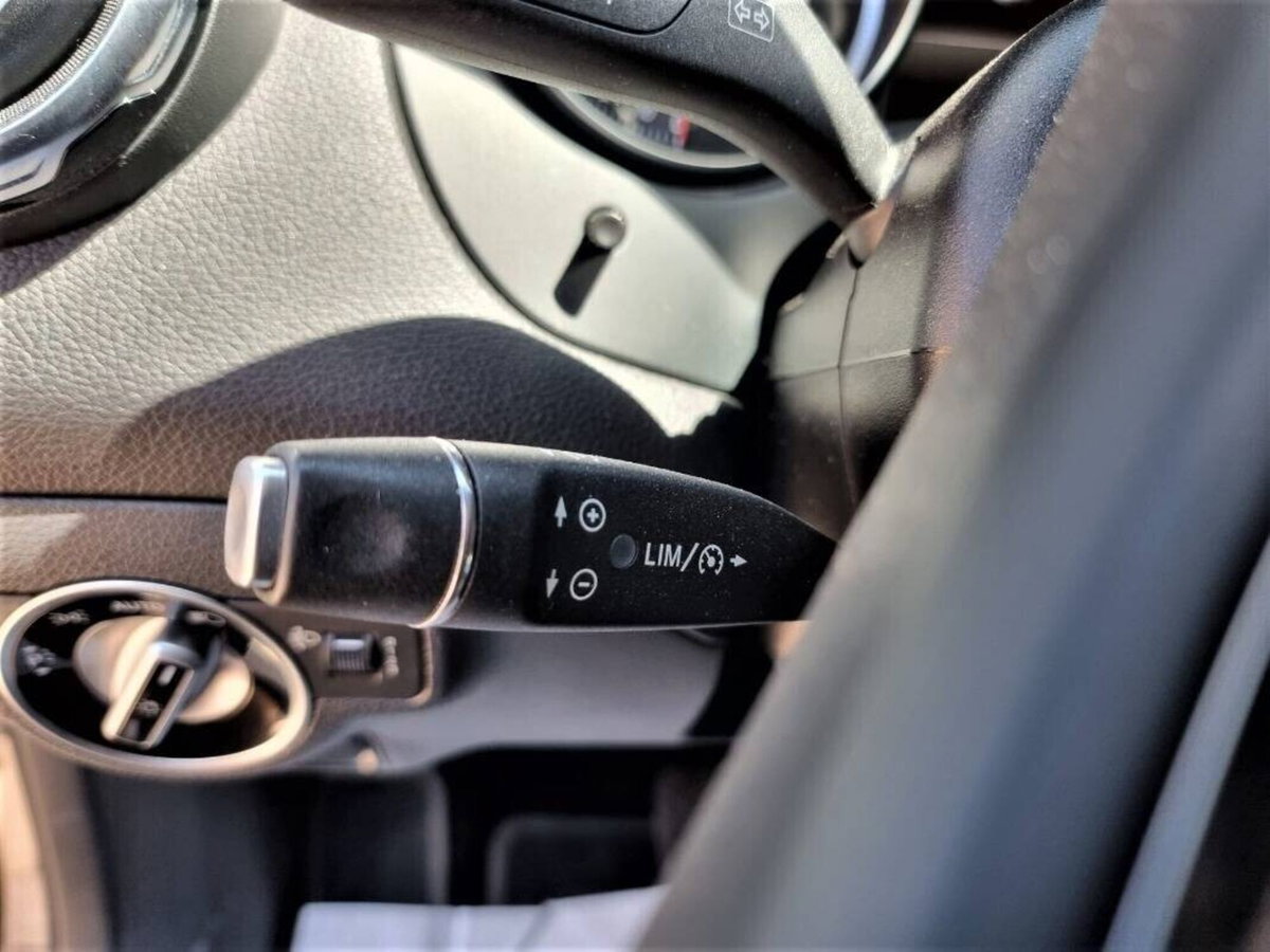 Mercedes-Benz GLA SUV 220 d Automatic 4Matic Business (9)