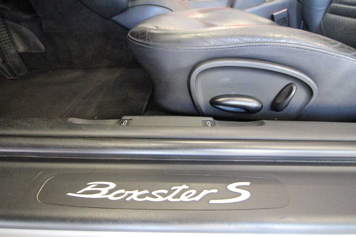 Porsche Boxster 3.2i 24V cat S (18)