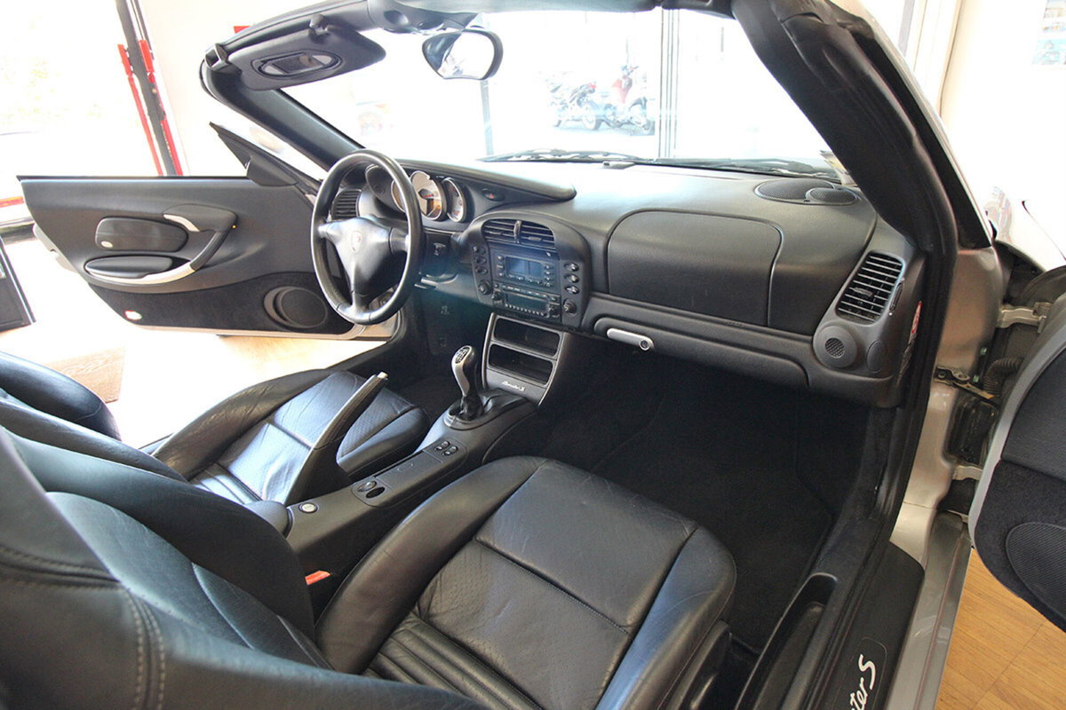 Porsche Boxster 3.2i 24V cat S (20)