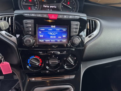 Lancia Ypsilon 1.2 69 CV 5 porte GPL Ecochic Gold (10)