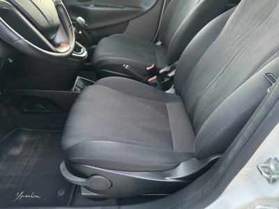 Lancia Ypsilon 1.2 69 CV 5 porte GPL Ecochic Gold (15)