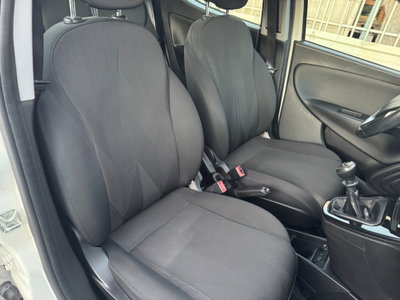 Lancia Ypsilon 1.2 69 CV 5 porte GPL Ecochic Gold (18)