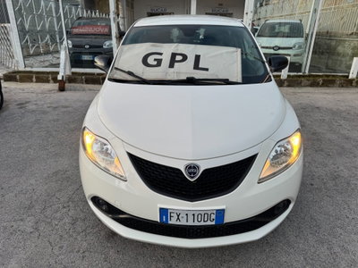 Lancia Ypsilon 1.2 69 CV 5 porte GPL Ecochic Gold (2)
