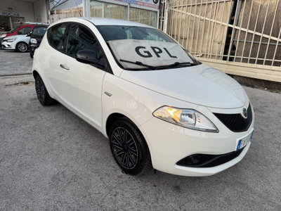 Lancia Ypsilon 1.2 69 CV 5 porte GPL Ecochic Gold (3)