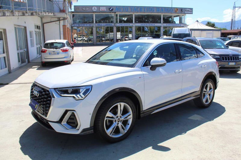 Audi Q3 Sportback 35 2.0 tdi Identity Black s-tronic