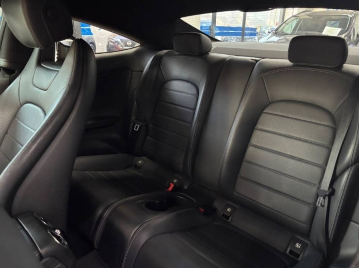 Mercedes-Benz Classe C Coupé 220 d Auto 4Matic Coupé Premium Plus (10)