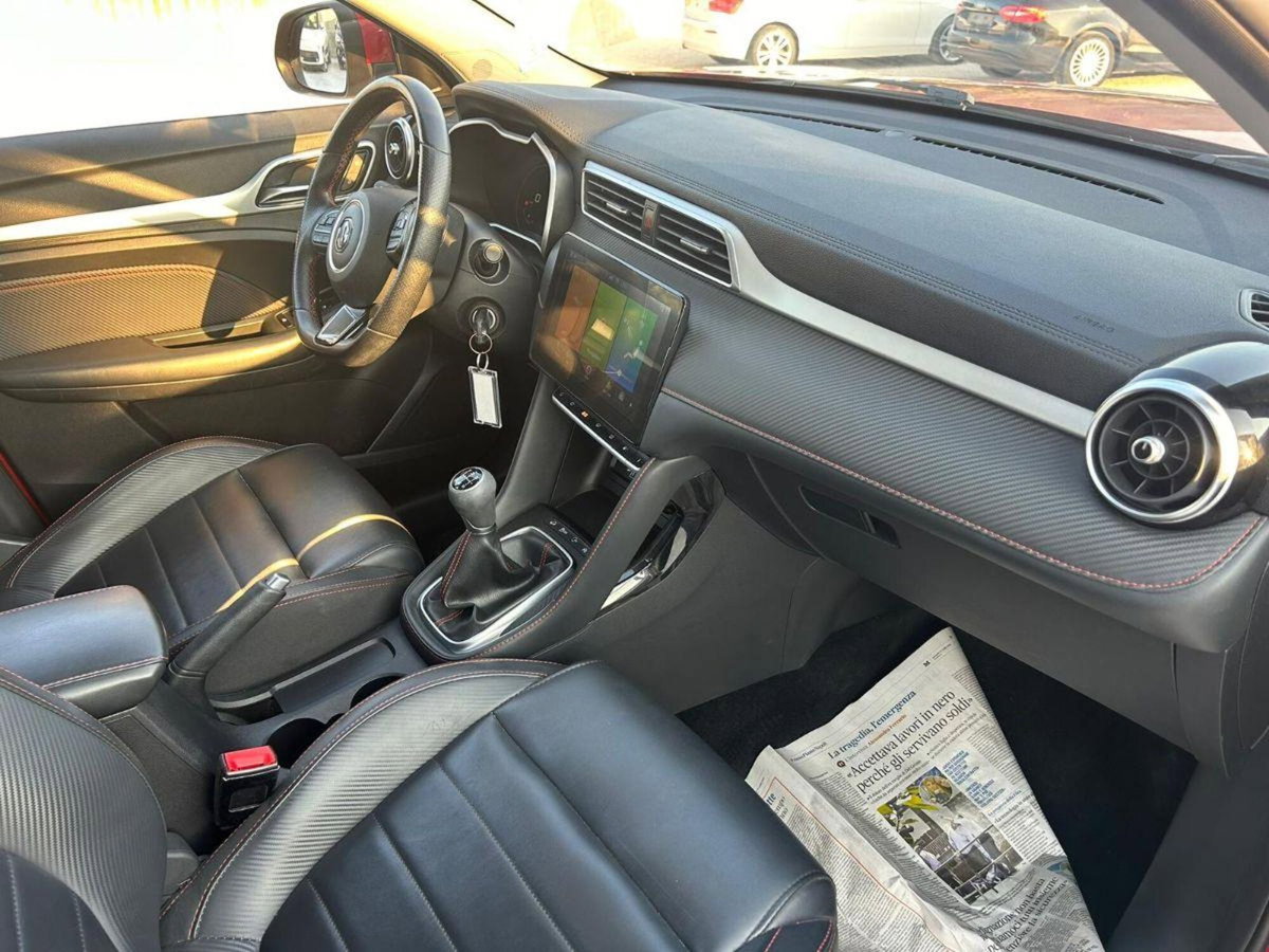 Mg ZS ZS 1.5 Luxury (10)