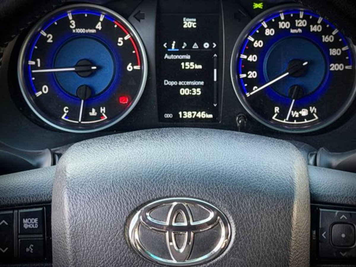Toyota Hilux 2.D-4D 4WD porte Double Cab Lounge (20)