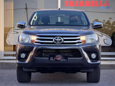 Toyota Hilux 2.D-4D 4WD porte Double Cab Lounge (3)