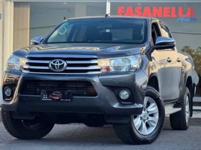 Toyota Hilux 2.D-4D 4WD porte Double Cab Lounge (5)