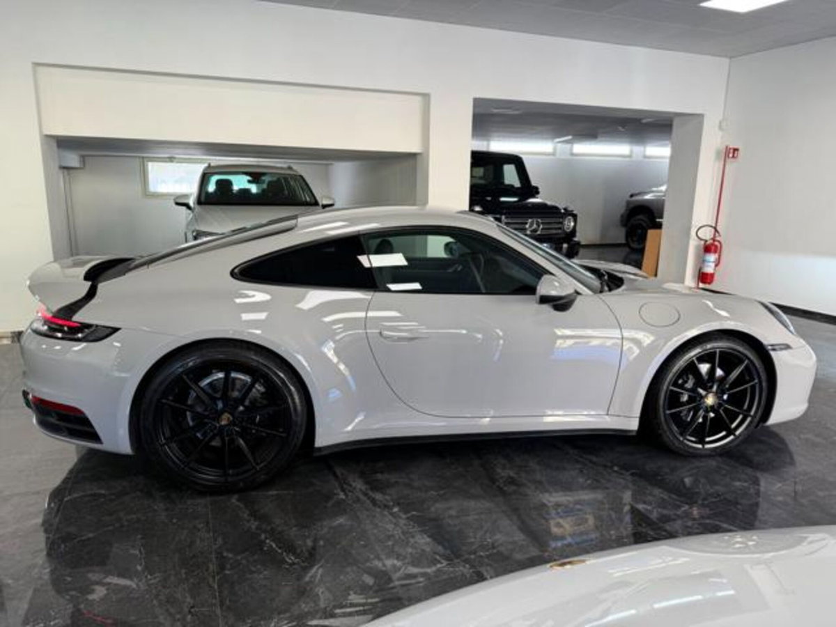 Porsche 911 Coupé Coupe 3.0 Carrera 4 auto (8)