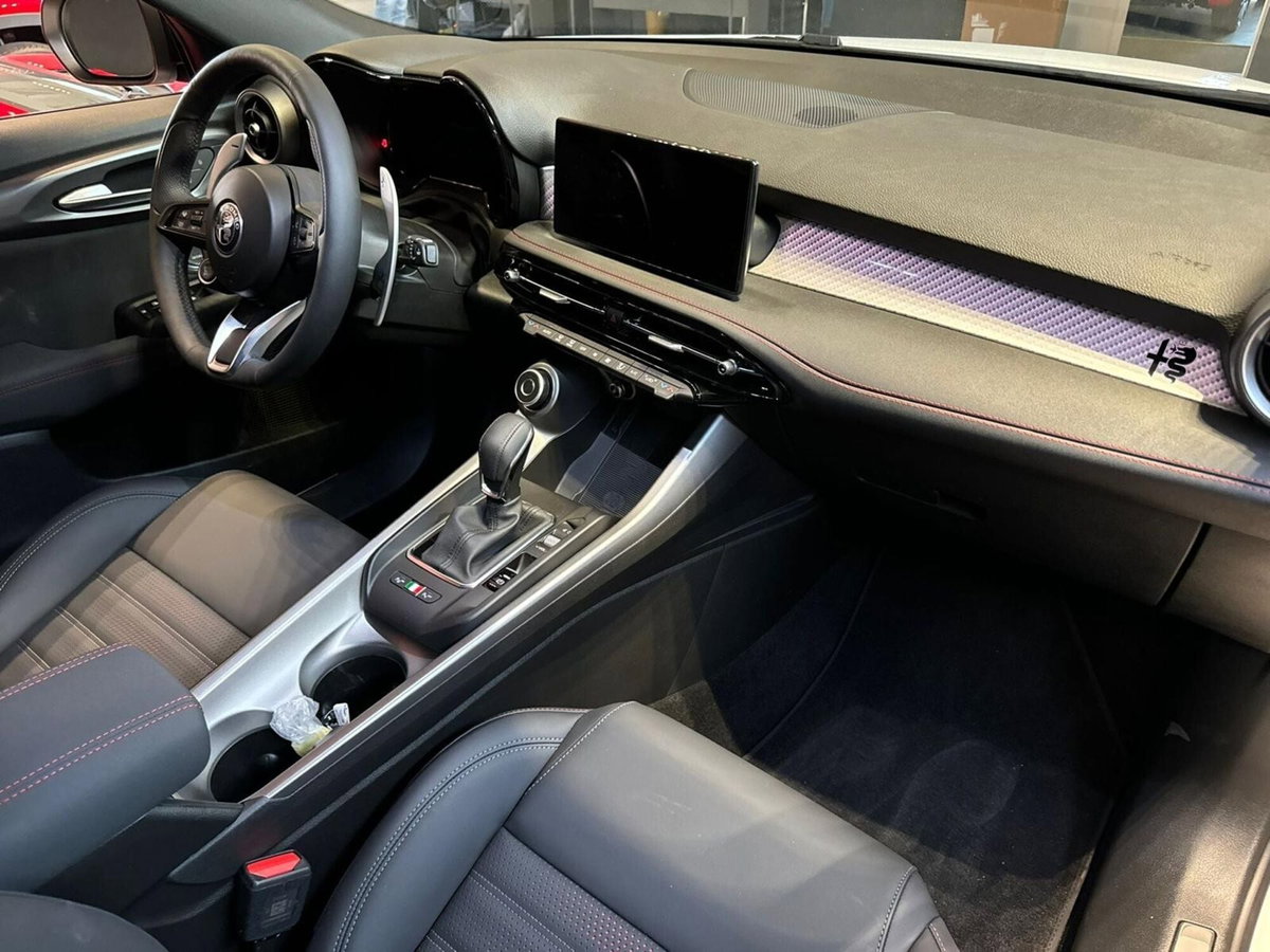 Alfa Romeo Tonale 1.5 hybrid Tributo Italiano 160cv tct7 (14)