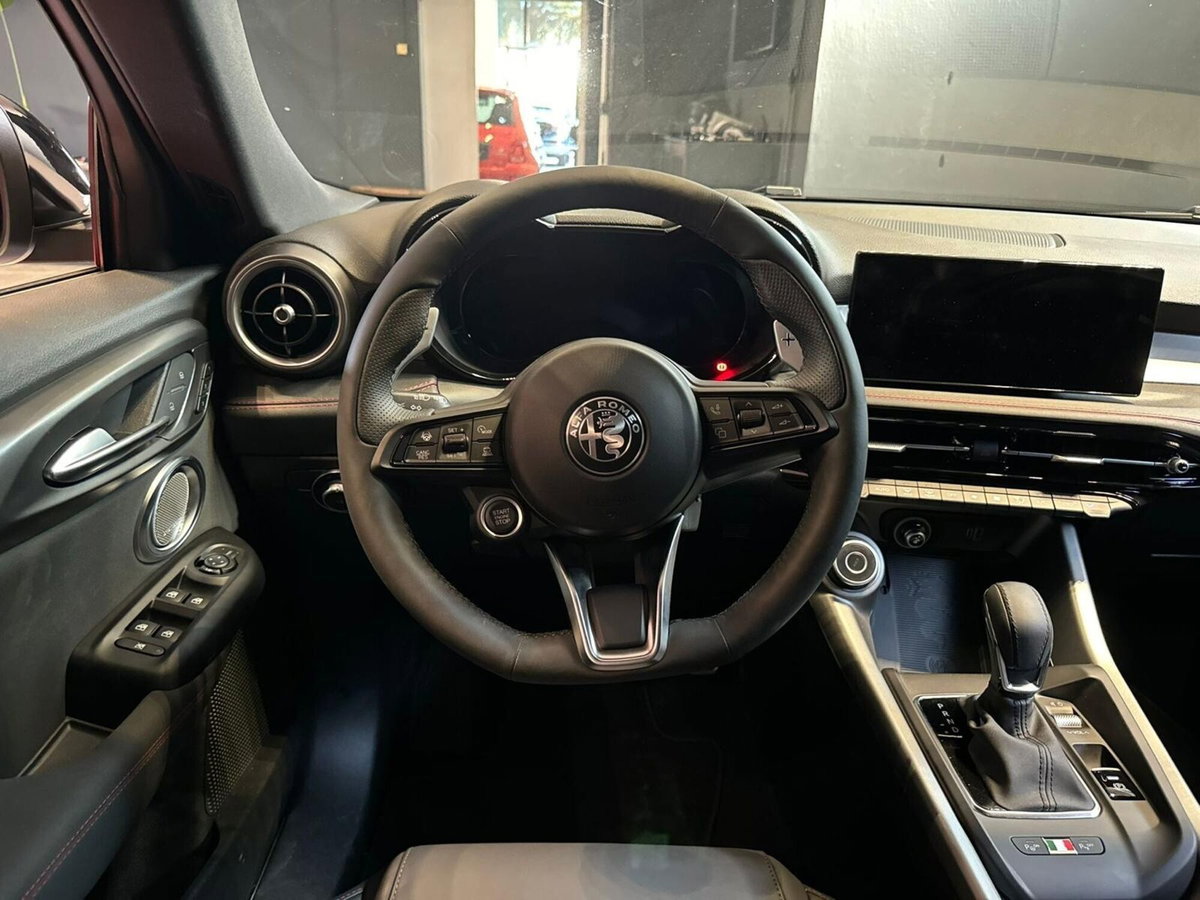 Alfa Romeo Tonale 1.5 hybrid Tributo Italiano 160cv tct7 (17)