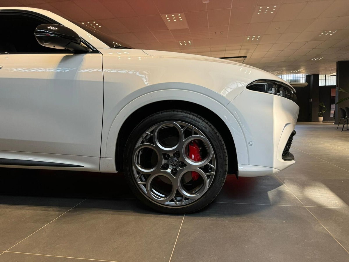 Alfa Romeo Tonale 1.5 hybrid Tributo Italiano 160cv tct7 (2)