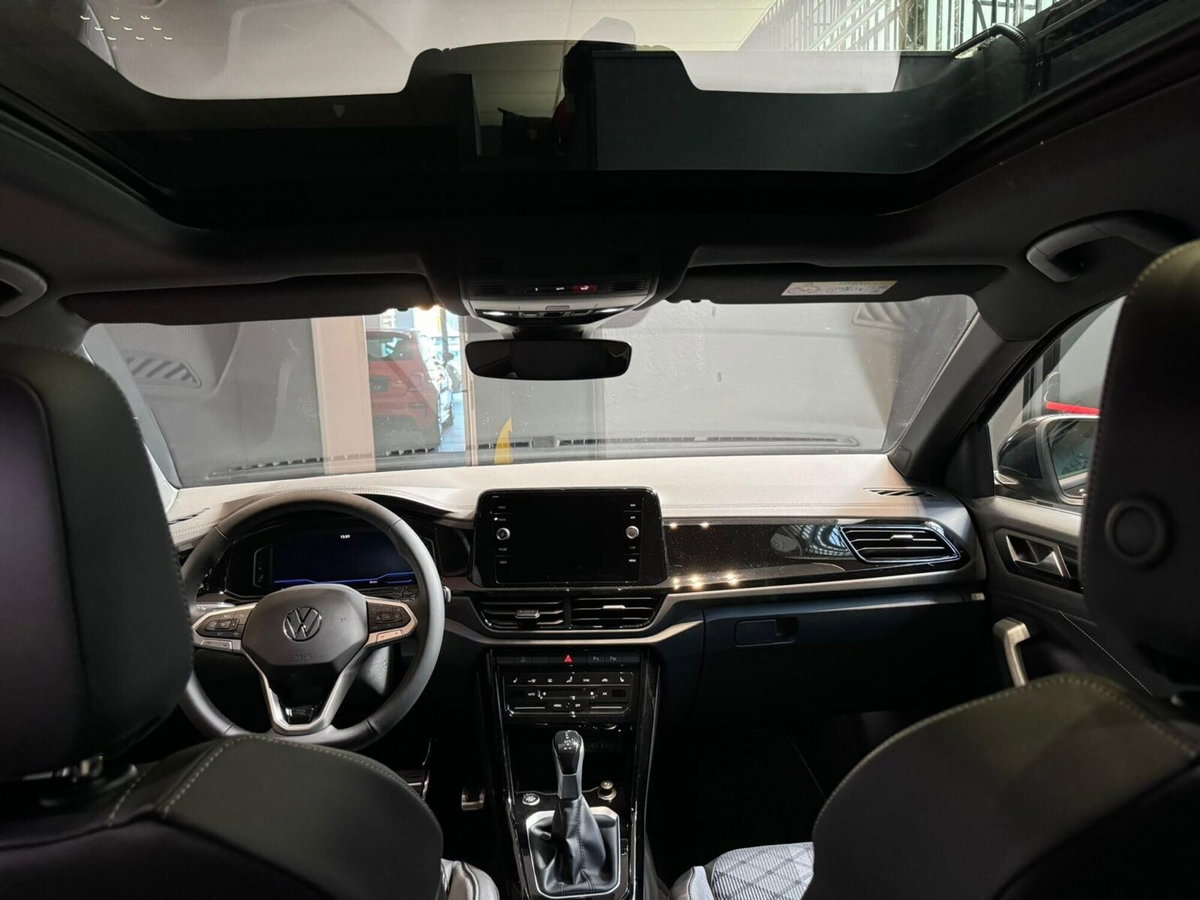 Volkswagen T-Roc 1.5 tsi R-Line dsg (7)