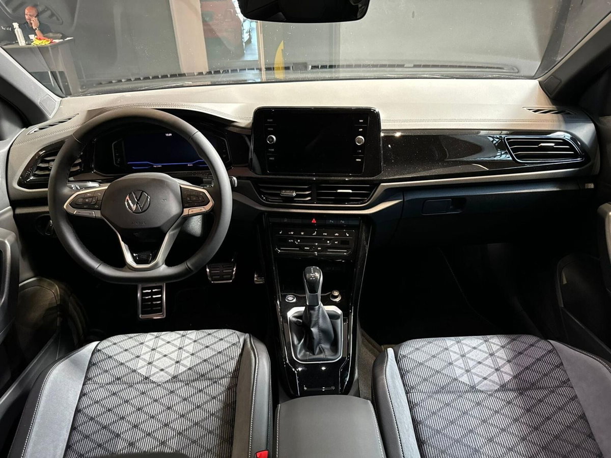 Volkswagen T-Roc 1.5 tsi R-Line dsg (8)