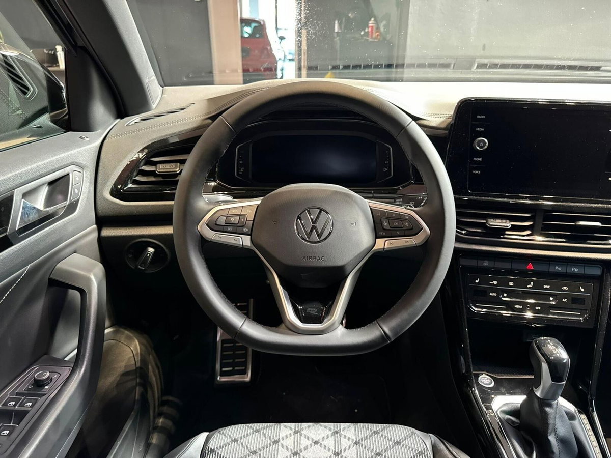 Volkswagen T-Roc 1.5 tsi R-Line dsg (9)