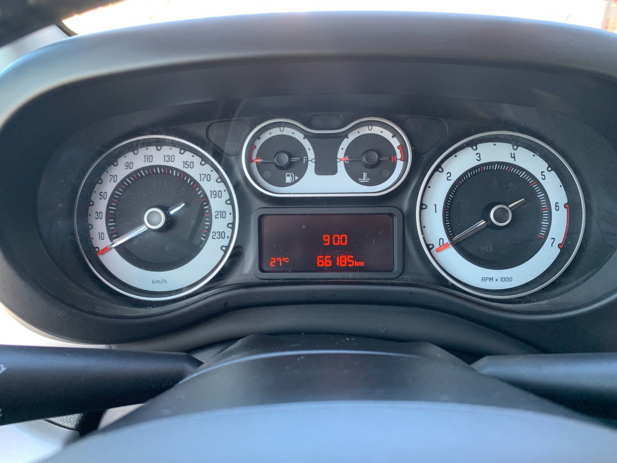Fiat 500L 1.4 95 CV Pop Star (13)