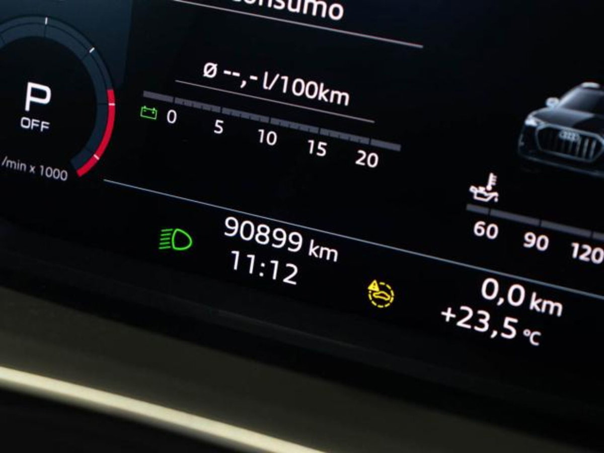 Audi Q3 35 TDI Business (11)